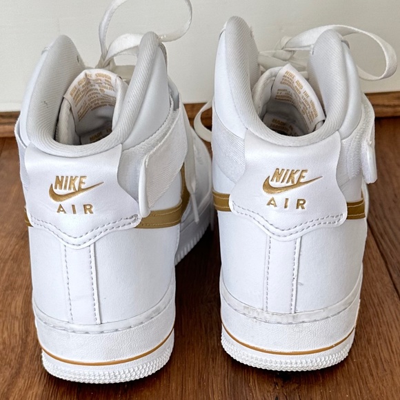 NIKE Air Force 1 High - Picture 4 of 10